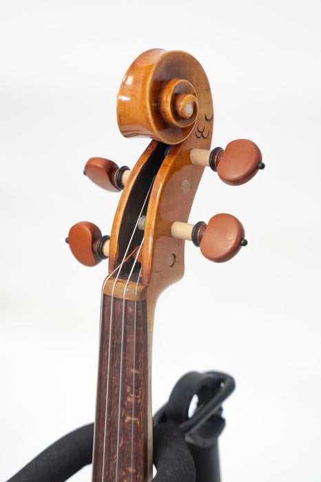 Folk Fiddle 'Fish' by Paris Andrew