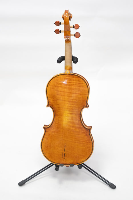 Folk Fiddle 'Fish' by Paris Andrew